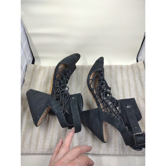 Vince Camuto Evel Women's Black Leather Caged Stacked Heel Sandals size 8.5M - Picture 5 of 12